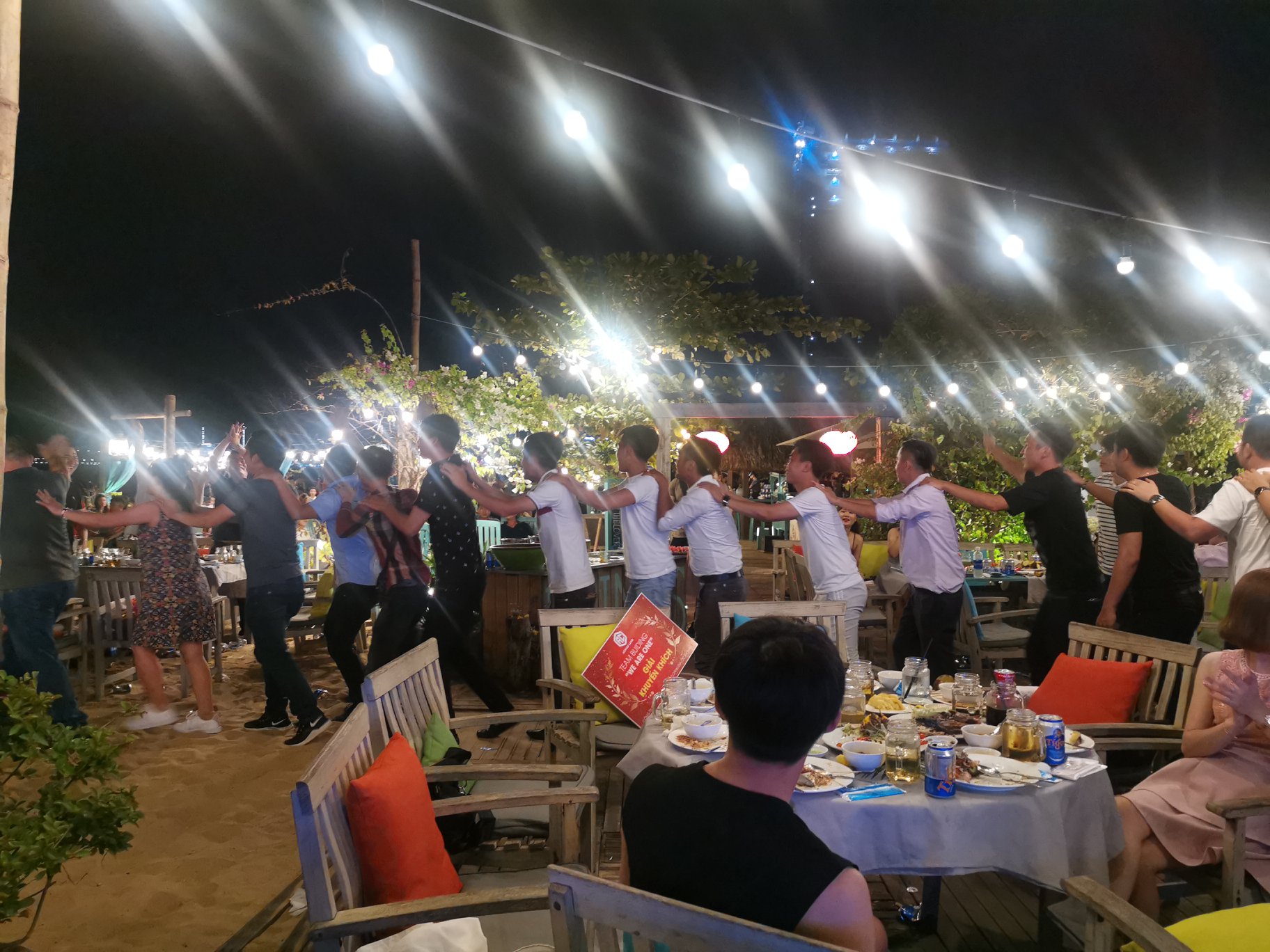 a chau land to chuc gala dinner lang man ben bo bien quy nhon 28 - Á Châu Land tổ chức gala dinner lãng mạn bên bờ biển Quy Nhơn